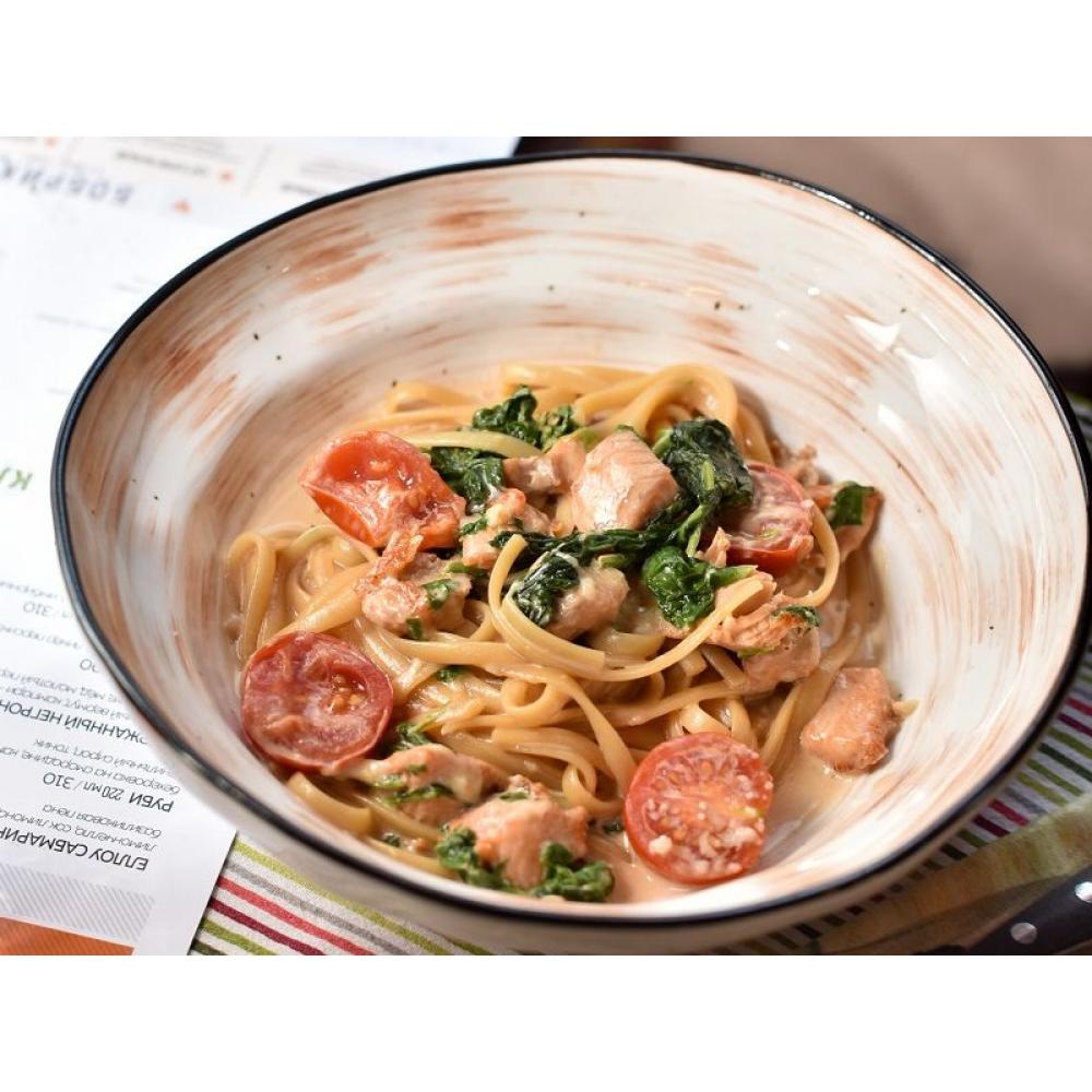 Паста с форелью и шпинатом