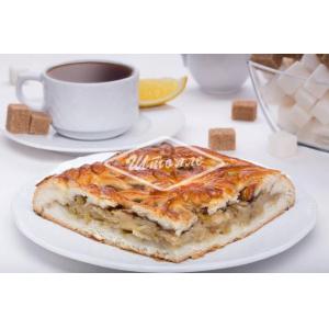 Пирог с яблоками и корицей